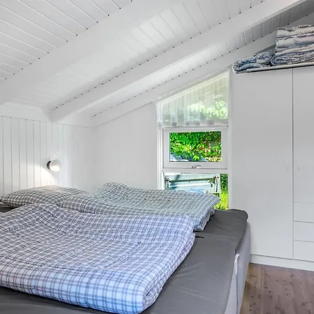 Myrna - 300m From The Sea By Interhome * Hals