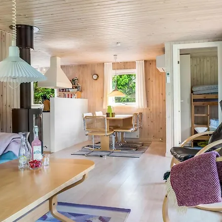 Myrna - 300m From The Sea By Interhome